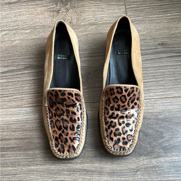 Stuart Weitzman tan suede animal print loafers. Size 7,5 B - Picture 11 of 15